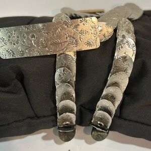 Vintage Art Nouveau Embossed Metal Stretch Belt – Silver-Tone – 32”–40”
